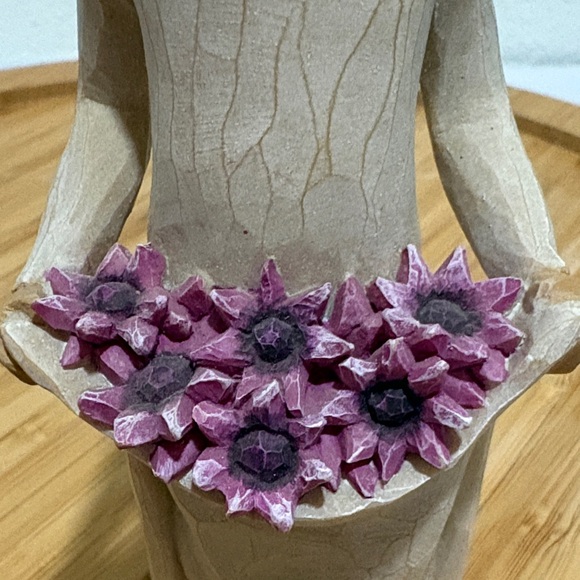 Willow Tree Sculpture simple joys 2012 with Purple and Cream Tones - Picture 2 of 6